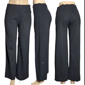 Lululemon Pinstripe Luxury Black Straight Leg Liner  Work Out Pants BIG Size L